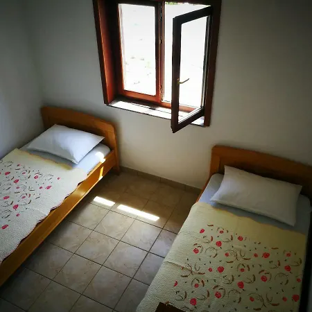 Elenor Apartment *