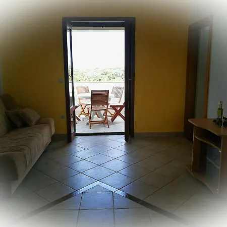 Elenor Apartment *