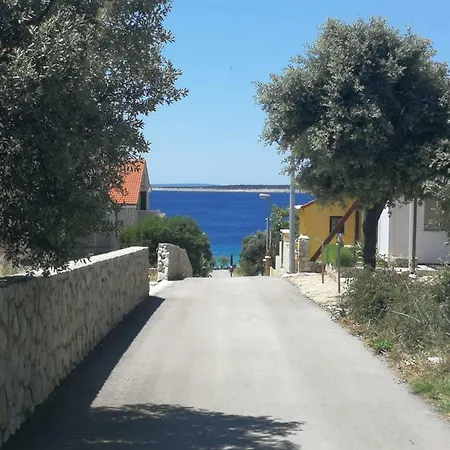 Apartament Elenor Mandre